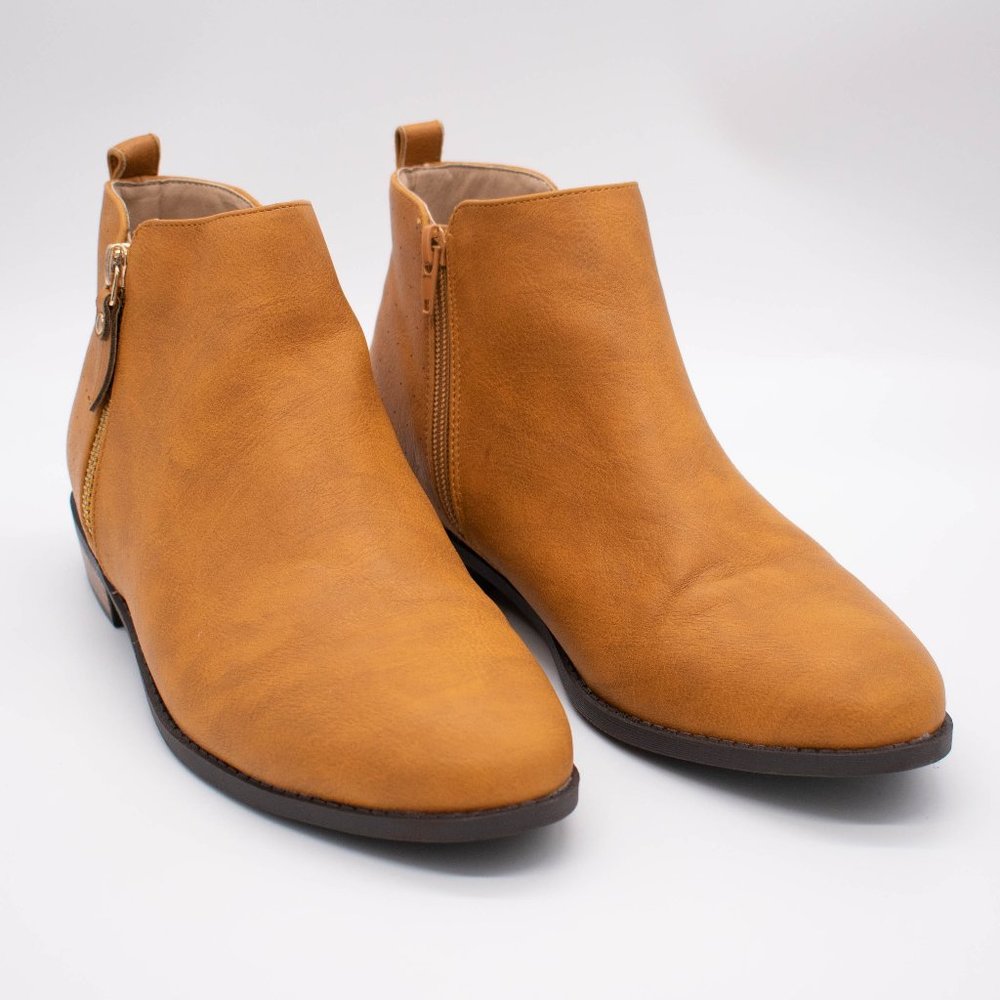 Journee Collection Ellis Women's Brown Ankle‎ Boots
